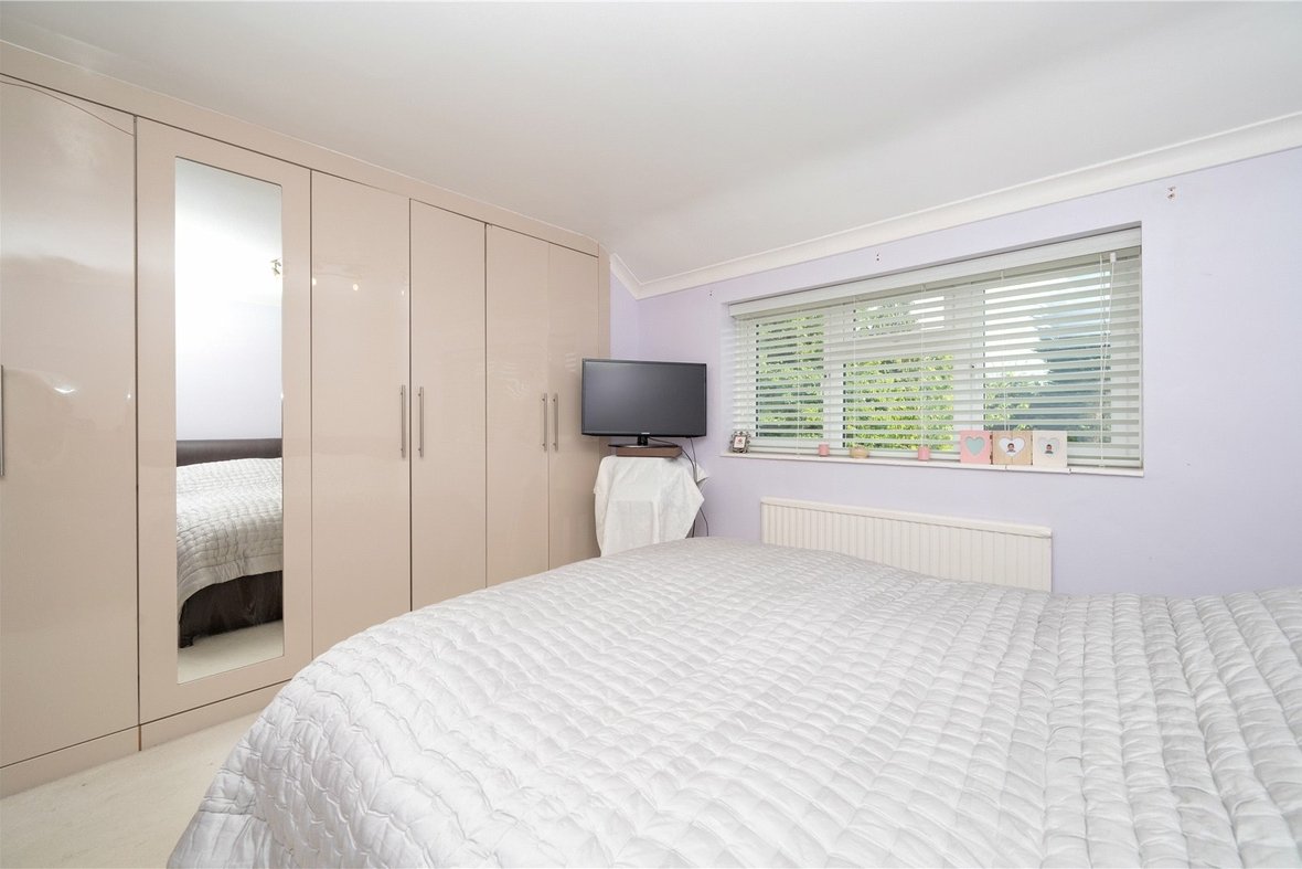 3 Bedroom House For Sale in Birchwood Way, Park Street, St. Albans - View 6 - Collinson Hall