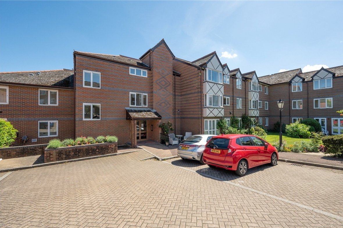 1 Bedroom Apartment Sold Subject to Contract in Davis Court, Marlborough Road, St. Albans - View 9 - Collinson Hall