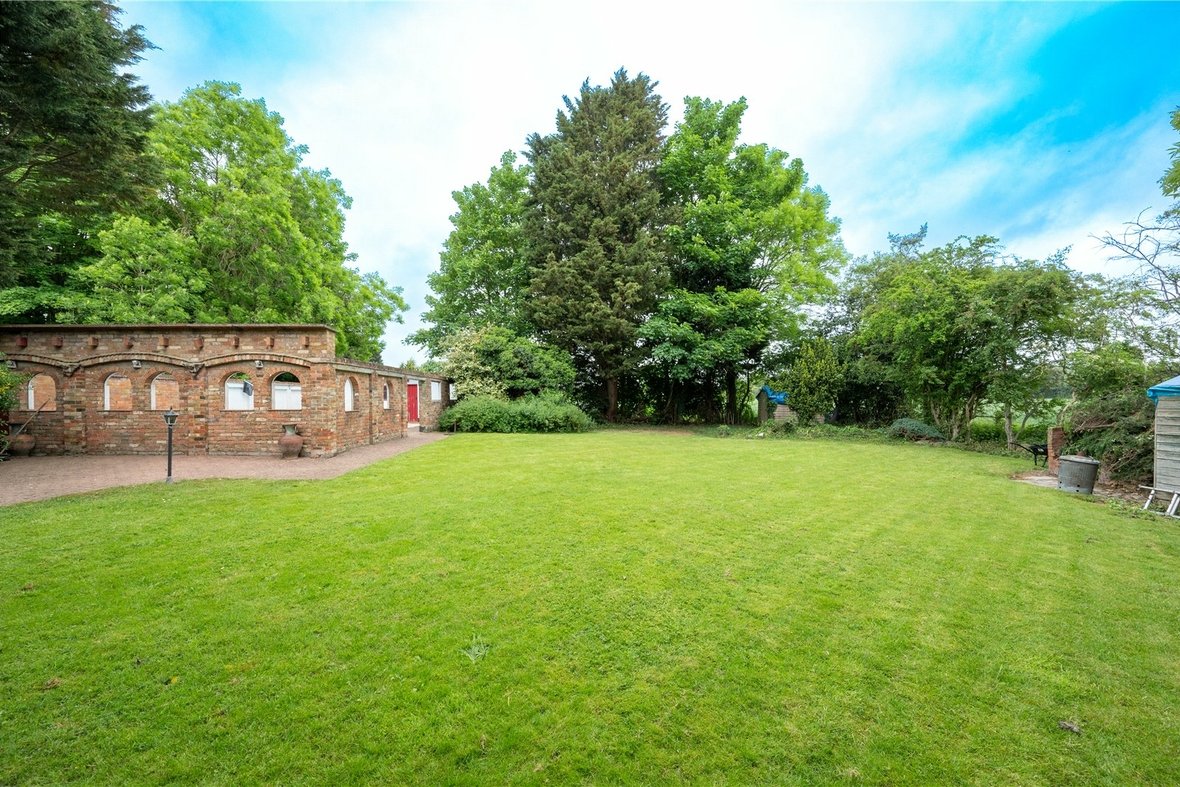 4 Bedroom House For Sale in High Cross, Aldenham, Watford - View 4 - Collinson Hall
