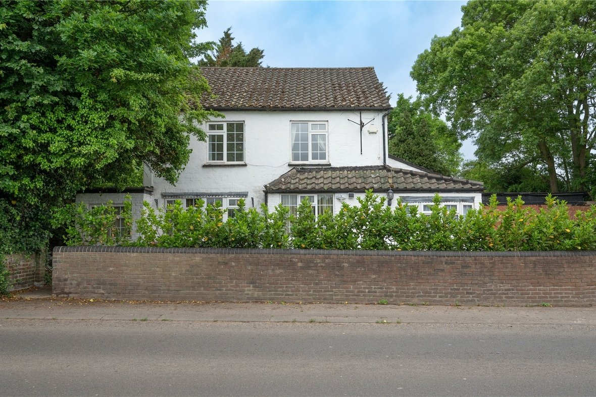 4 Bedroom House For Sale in High Cross, Aldenham, Watford - View 1 - Collinson Hall