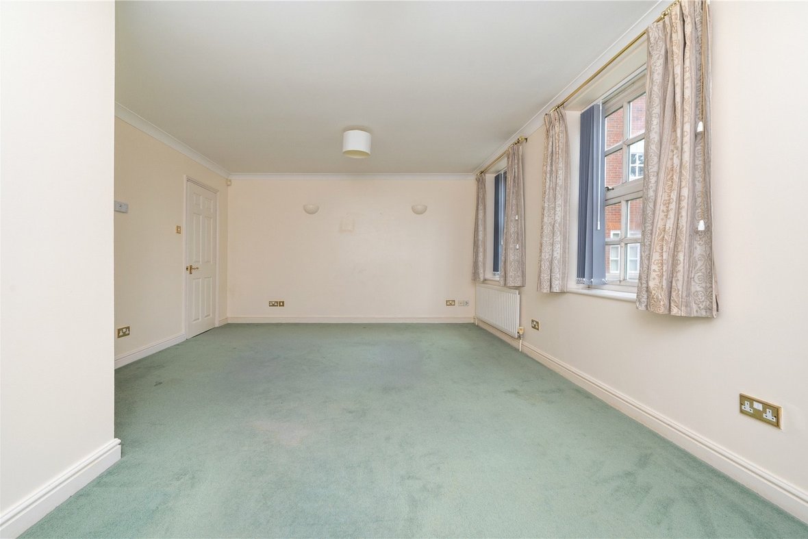2 Bedroom Maisonette To LetMaisonette To Let in Milliners Court, Lattimore Road, St. Albans - View 7 - Collinson Hall