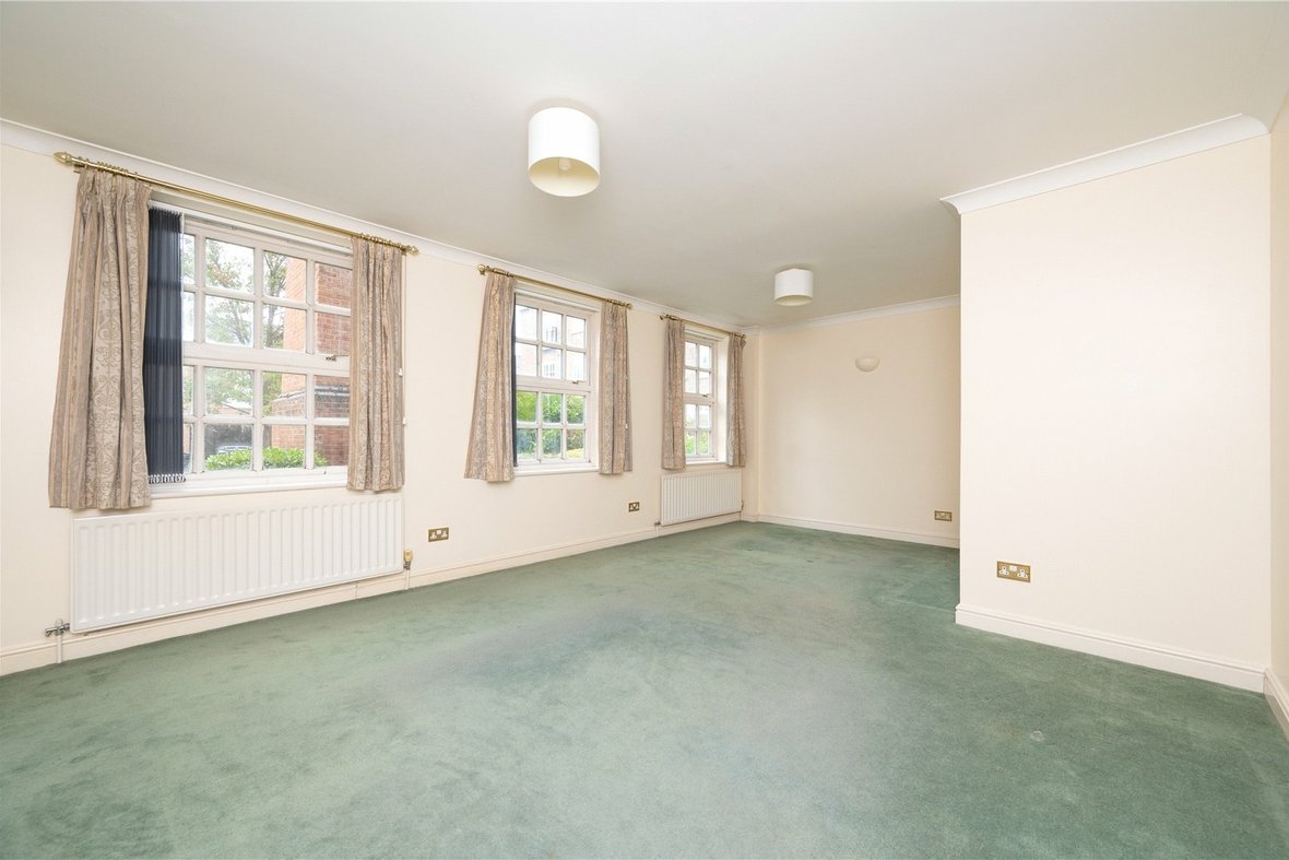 2 Bedroom Maisonette To LetMaisonette To Let in Milliners Court, Lattimore Road, St. Albans - View 2 - Collinson Hall