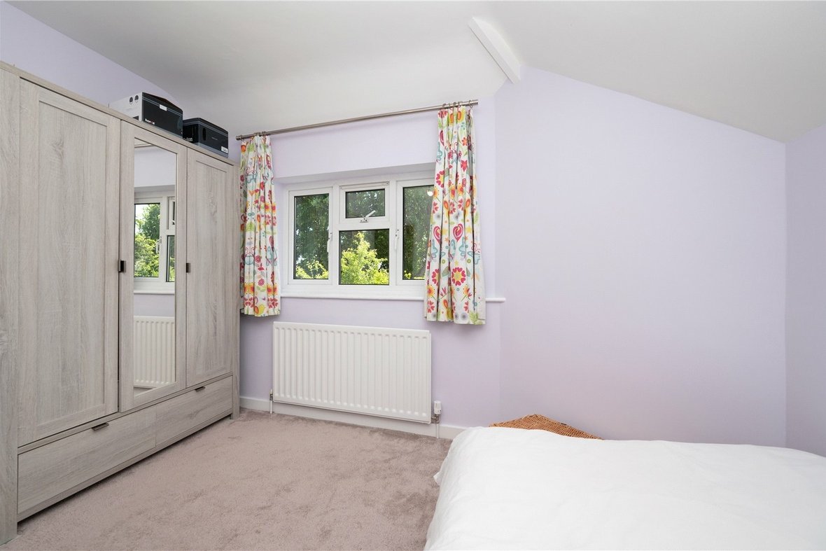 3 Bedroom  For Sale in Batchwood View, St. Albans, Hertfordshire - View 9 - Collinson Hall
