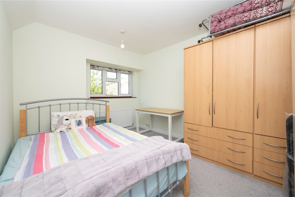 3 Bedroom  For Sale in Batchwood View, St. Albans, Hertfordshire - View 7 - Collinson Hall