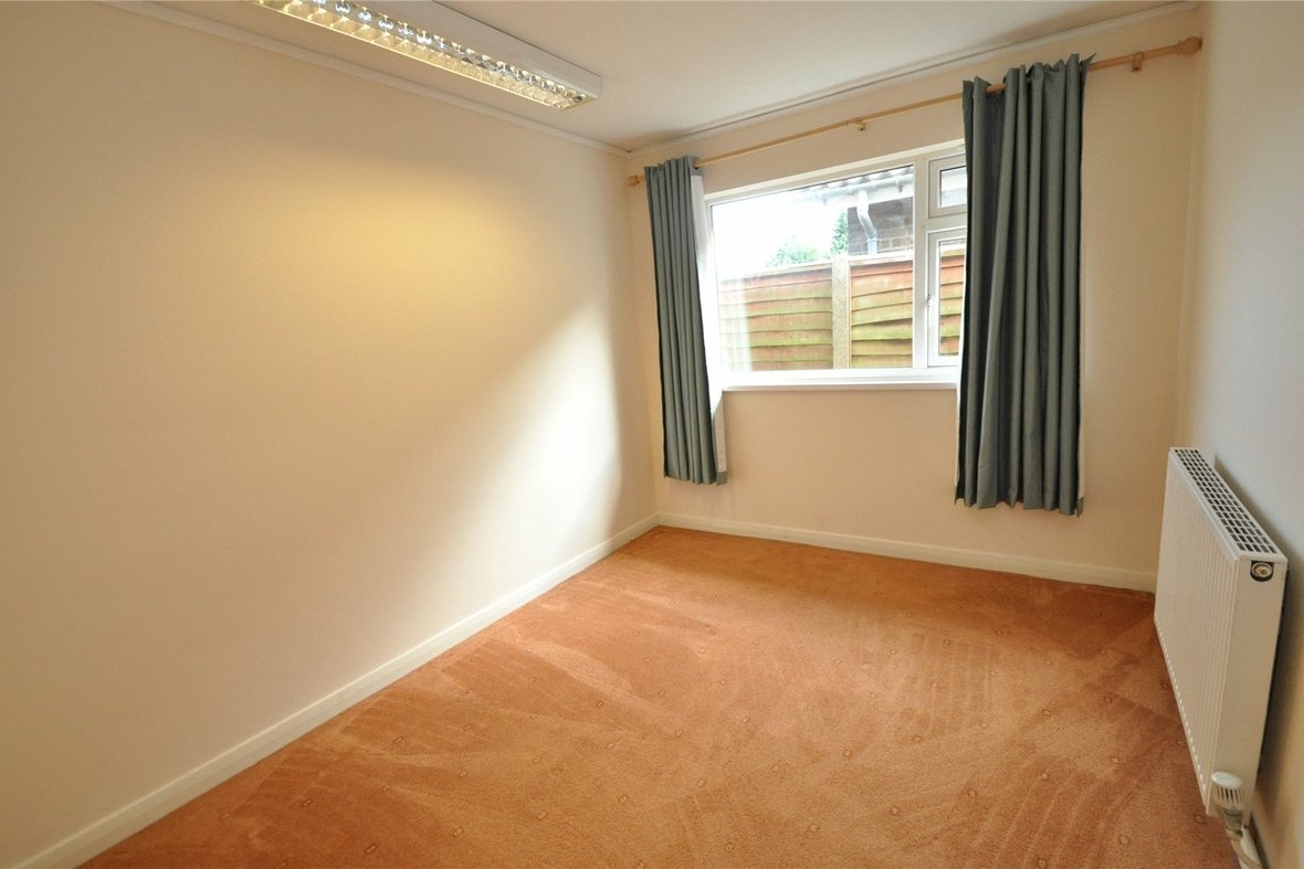 3 Bedroom Bungalow Let Agreed in Penman Close, Chiswell Green, St. Albans - View 7 - Collinson Hall
