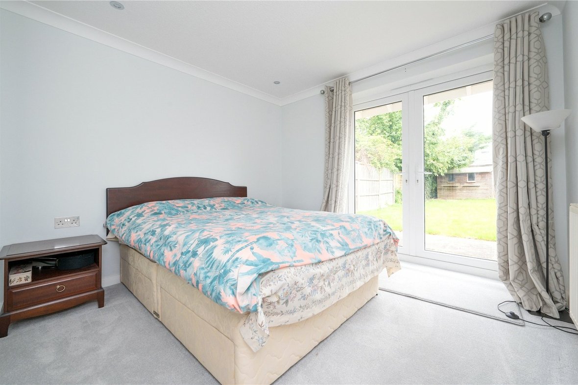 3 Bedroom Bungalow Let AgreedBungalow Let Agreed in Penman Close, Chiswell Green, St. Albans - View 9 - Collinson Hall