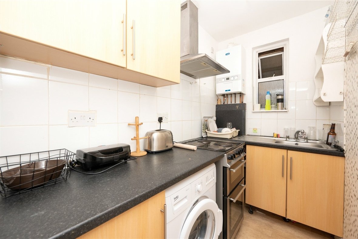 1 Bedroom Apartment Let in London Road, St. Albans, Hertfordshire - View 2 - Collinson Hall