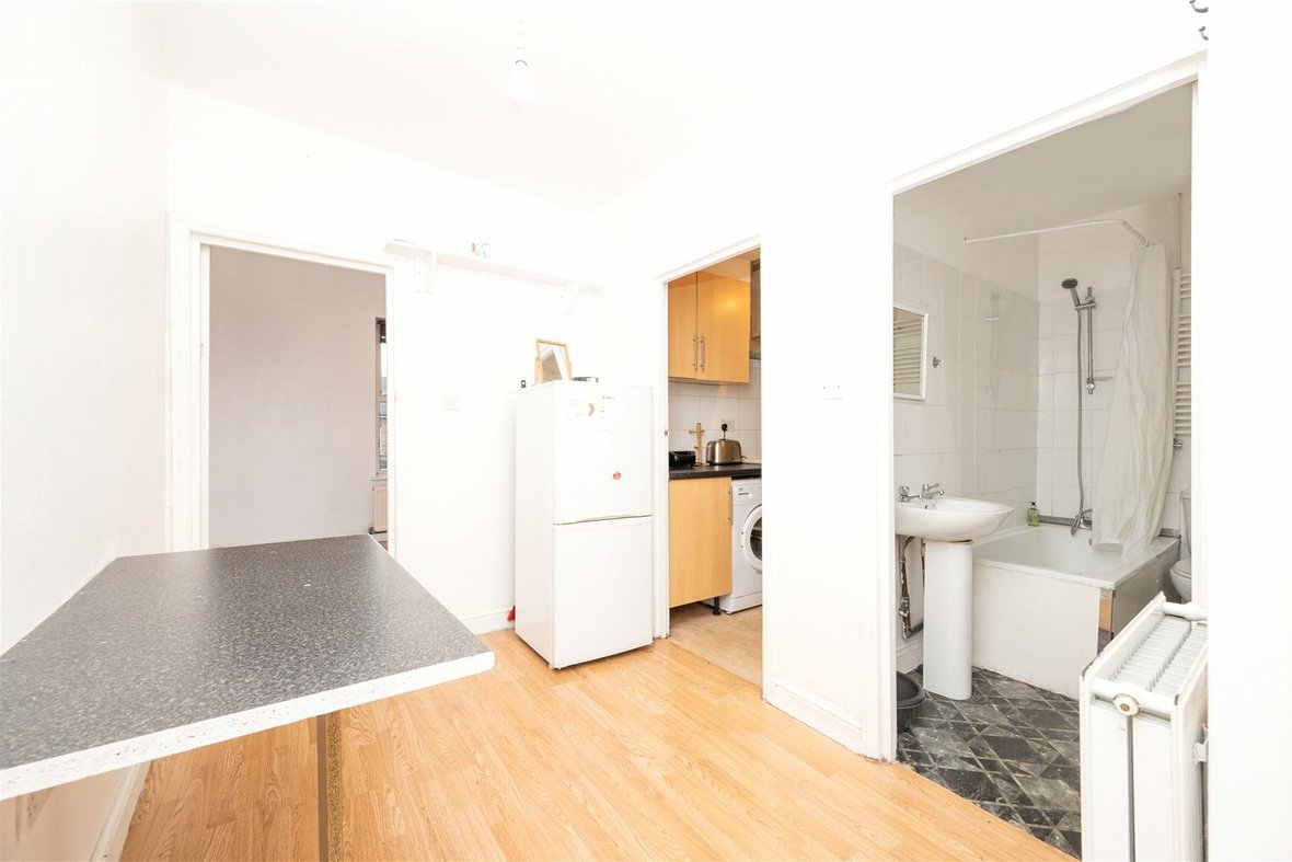 1 Bedroom Apartment Let in London Road, St. Albans, Hertfordshire - View 5 - Collinson Hall