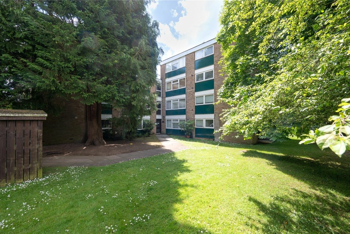 1 Bedroom Apartment Let in Abbots Park, St. Albans, Hertfordshire - View 1 - Collinson Hall