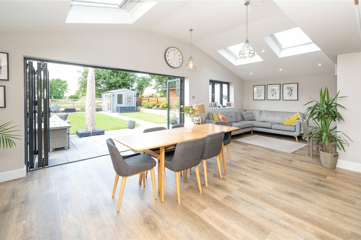 3 Bedroom House Sold Subject to Contract in Hammers Gate, St. Albans, Hertfordshire - View 5 - Collinson Hall