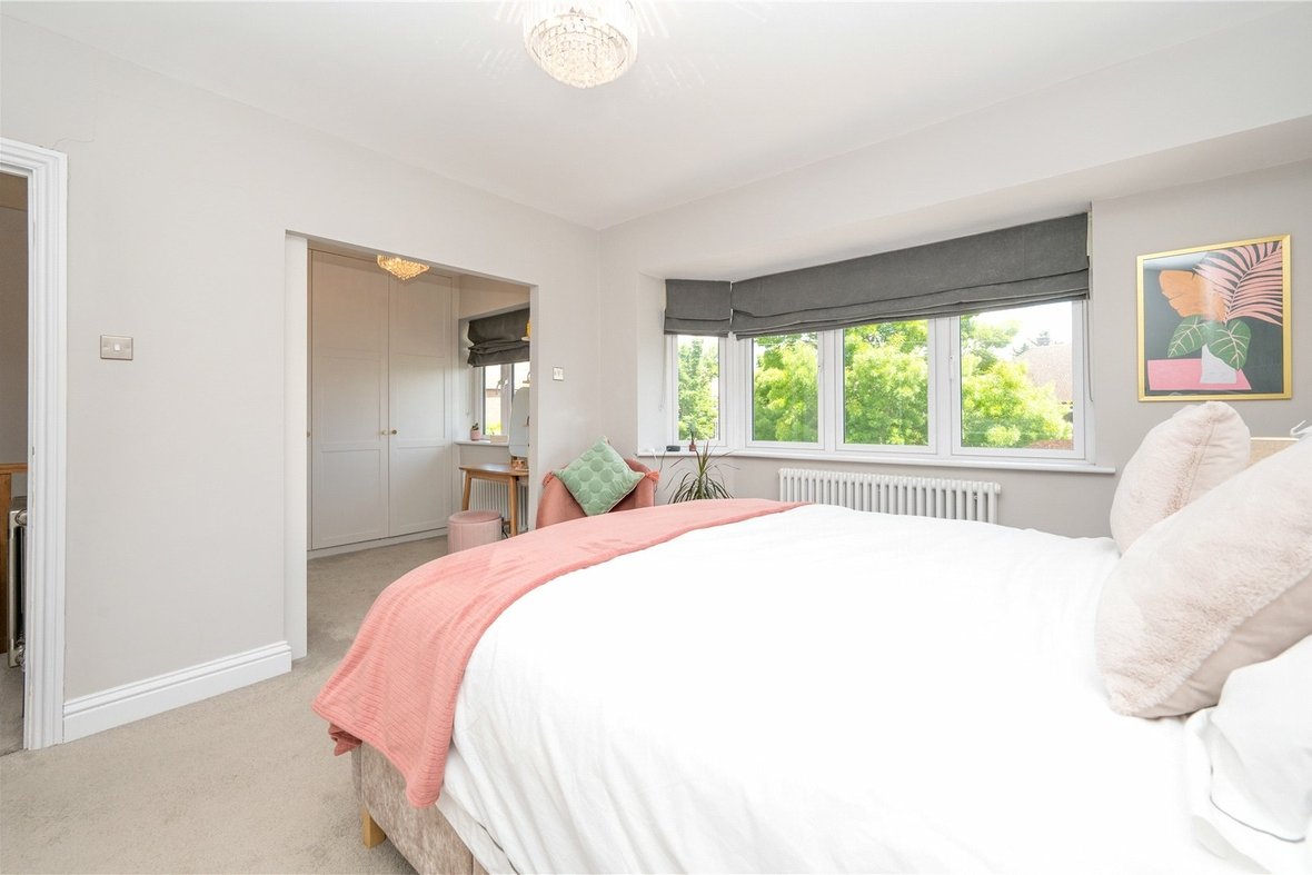 3 Bedroom House Sold Subject to Contract in Hammers Gate, St. Albans, Hertfordshire - View 10 - Collinson Hall