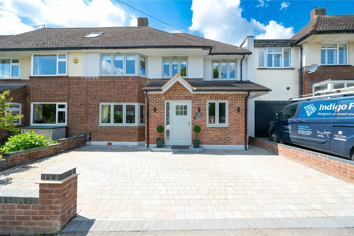 3 Bedroom House Sold Subject to Contract in Hammers Gate, St. Albans, Hertfordshire - View 6 - Collinson Hall
