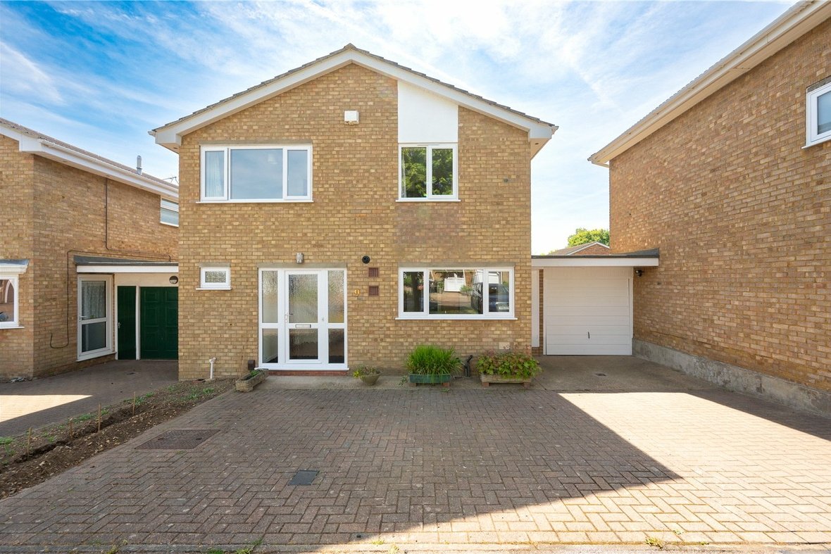 4 Bedroom House Let AgreedHouse Let Agreed in Arretine Close, St. Albans, Hertfordshire - View 1 - Collinson Hall