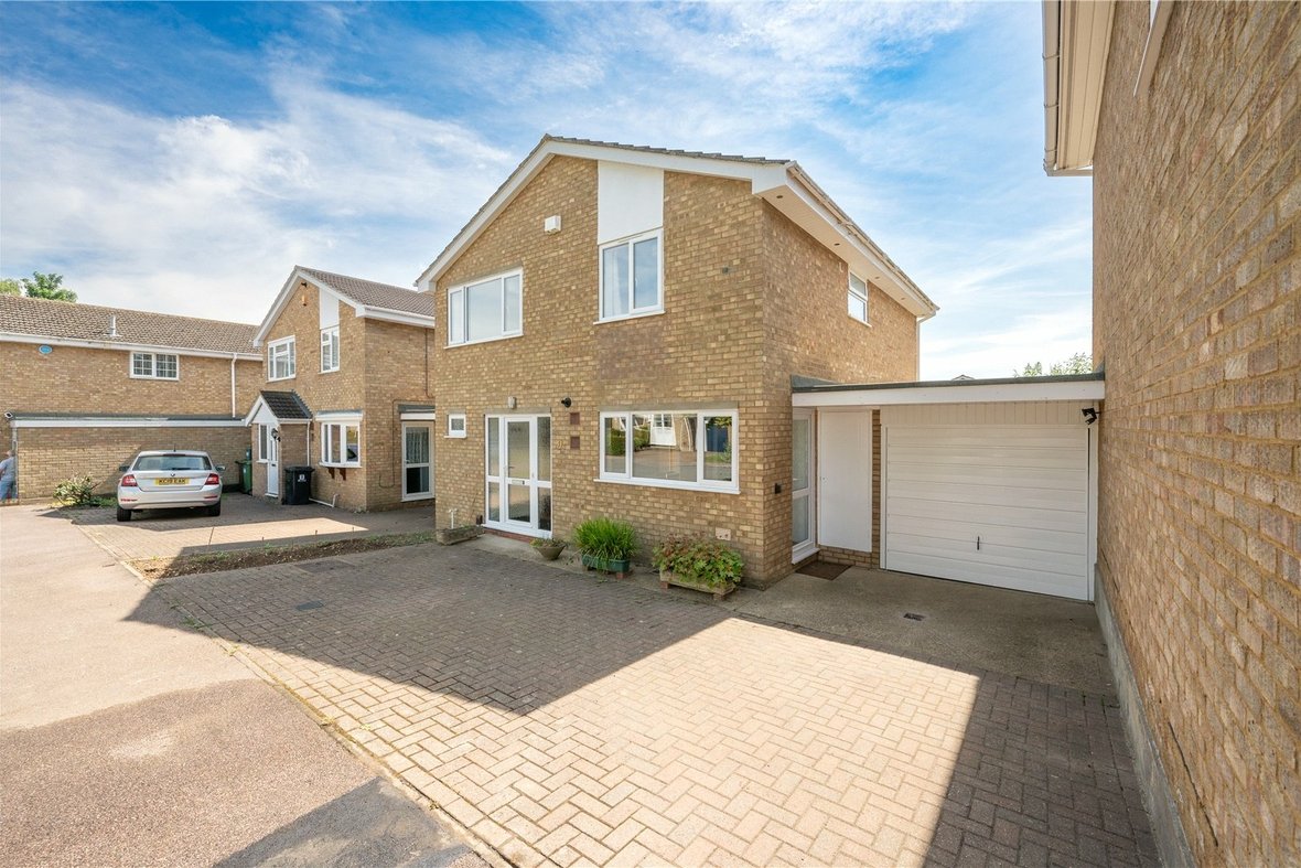 4 Bedroom House Let in Arretine Close, St. Albans, Hertfordshire - View 22 - Collinson Hall