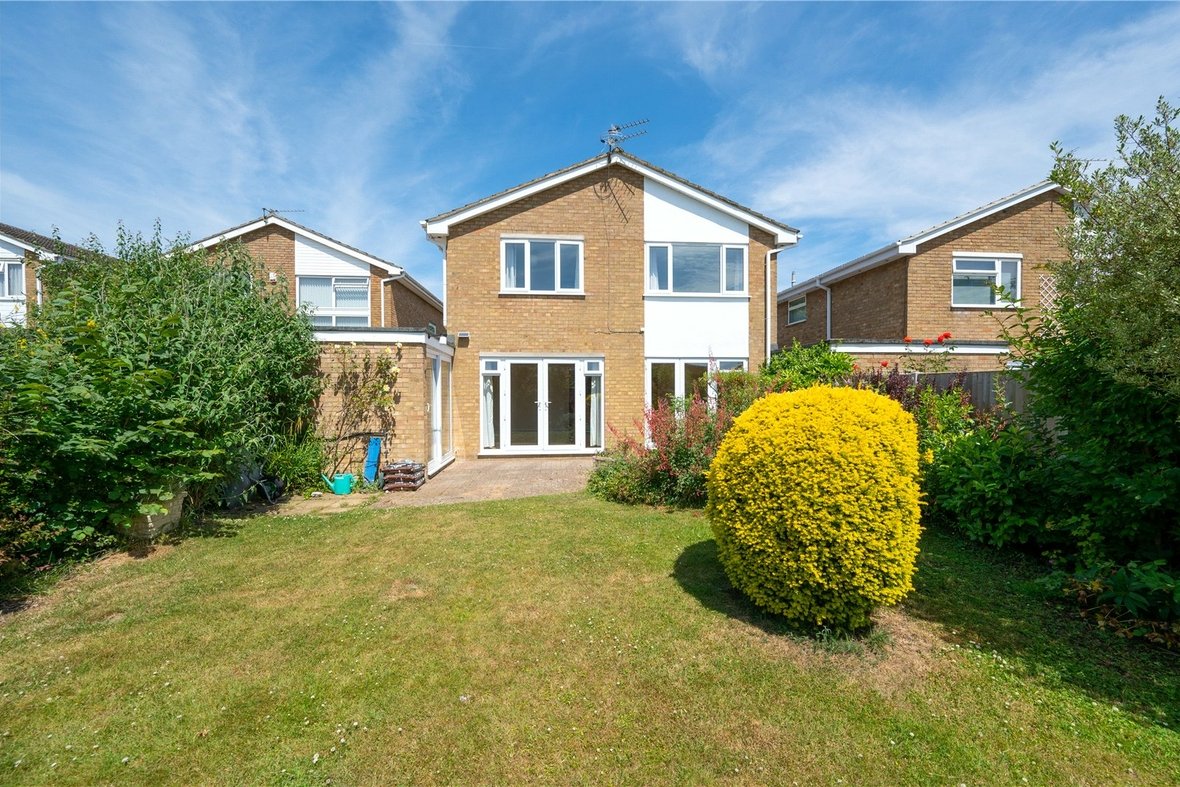 4 Bedroom House Let AgreedHouse Let Agreed in Arretine Close, St. Albans, Hertfordshire - View 6 - Collinson Hall
