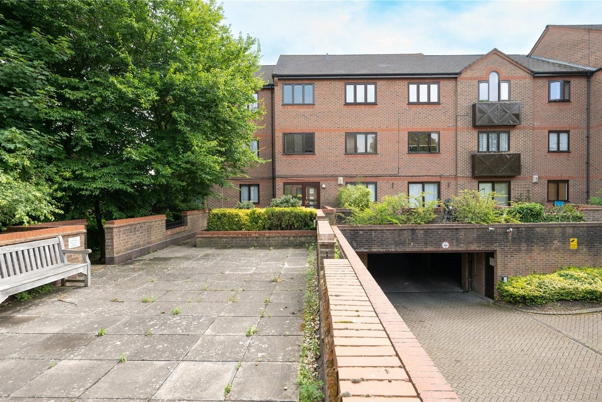 1 Bedroom Apartment Let in Stanhope Road, St. Albans, Hertfordshire - View 9 - Collinson Hall