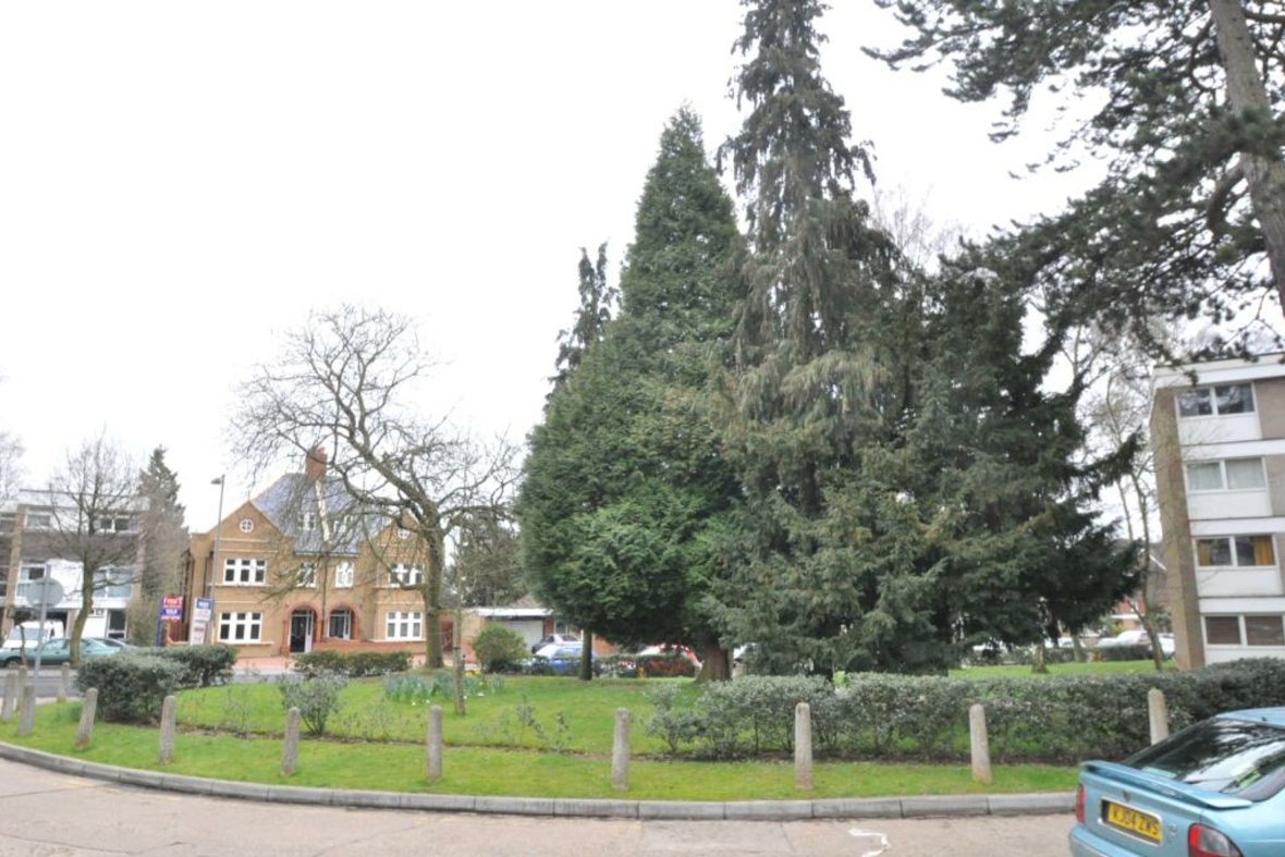 2 Bedroom Apartment Let AgreedApartment Let Agreed in Thirlestane, Lemsford Road, St. Albans - View 7 - Collinson Hall