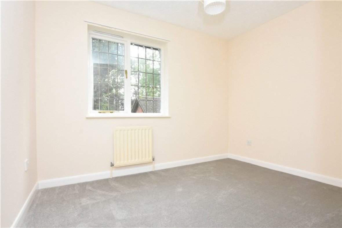4 Bedroom House Let Agreed in Homestead Close, Park Street, St. Albans - View 8 - Collinson Hall