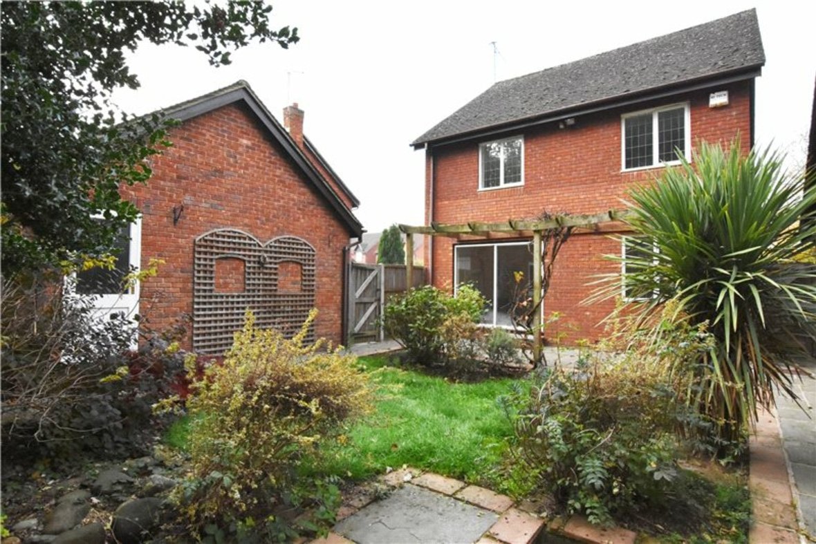 4 Bedroom House Let Agreed in Homestead Close, Park Street, St. Albans - View 11 - Collinson Hall
