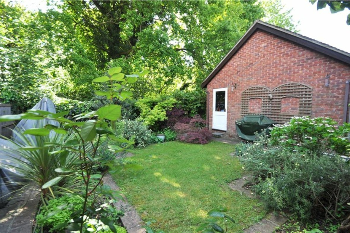 4 Bedroom House Let Agreed in Homestead Close, Park Street, St. Albans - View 13 - Collinson Hall