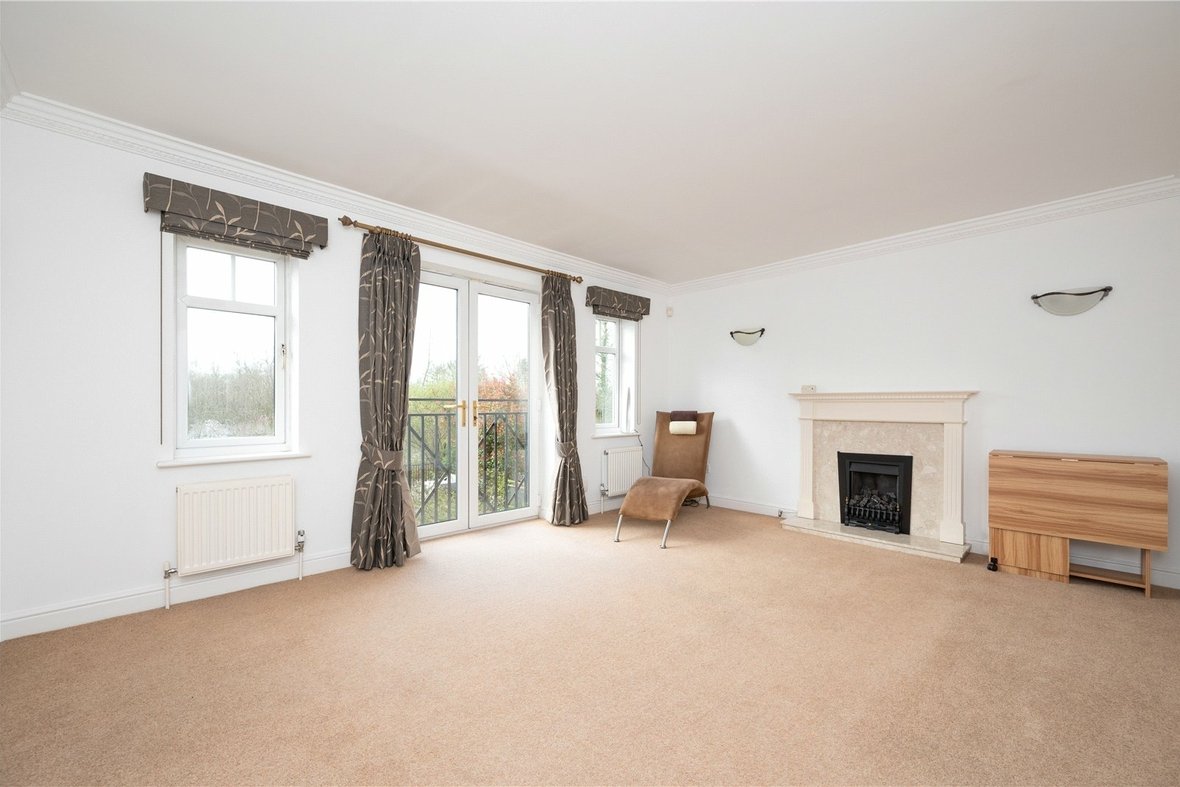 3 Bedroom House Let AgreedHouse Let Agreed in Minister Court, Frogmore, St. Albans - View 2 - Collinson Hall