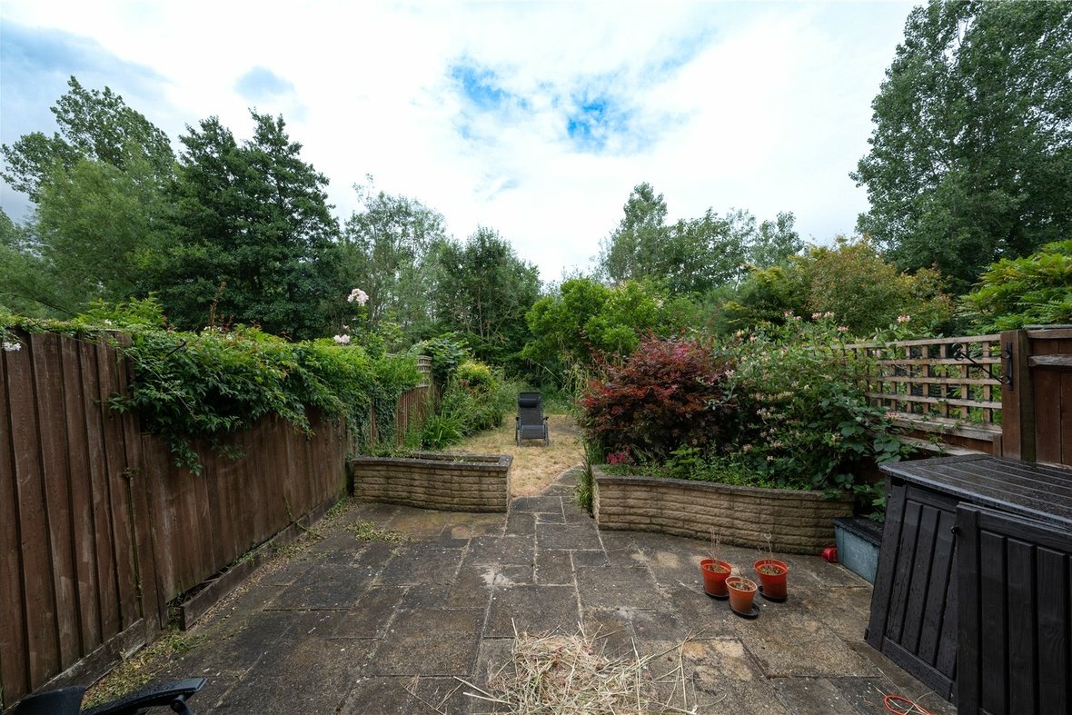 3 Bedroom House LetHouse Let in Minister Court, Frogmore, St. Albans - View 11 - Collinson Hall