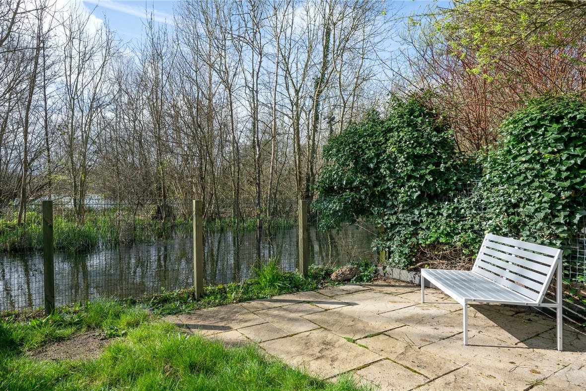 3 Bedroom House LetHouse Let in Minister Court, Frogmore, St. Albans - View 7 - Collinson Hall