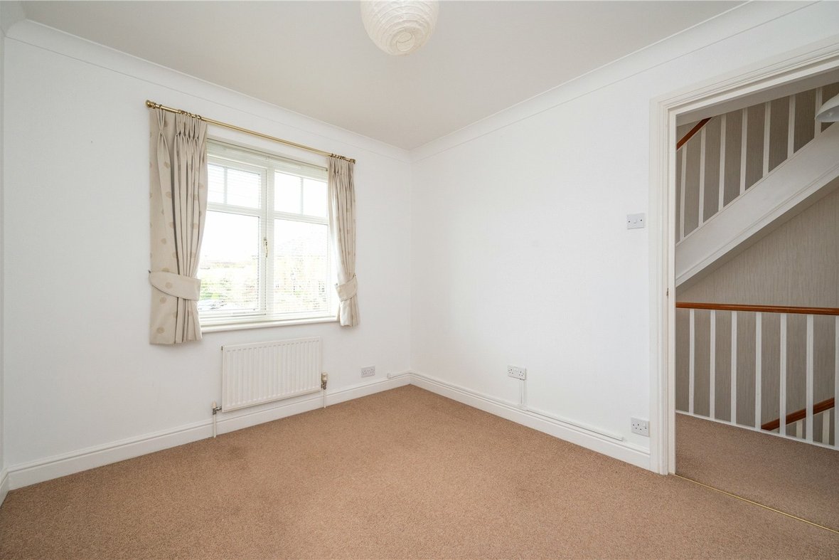 3 Bedroom House Let AgreedHouse Let Agreed in Minister Court, Frogmore, St. Albans - View 8 - Collinson Hall