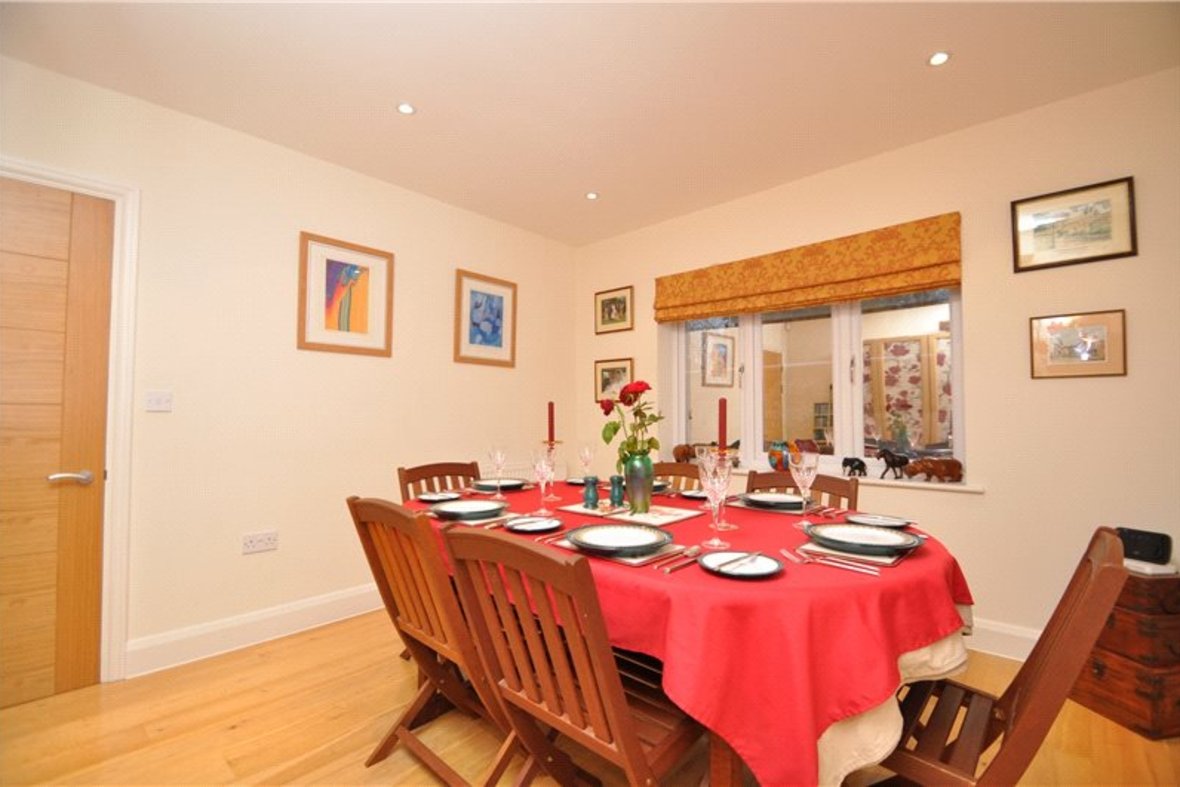 4 Bedroom House Let Agreed in Hatfield Road, St. Albans, Hertfordshire - View 5 - Collinson Hall
