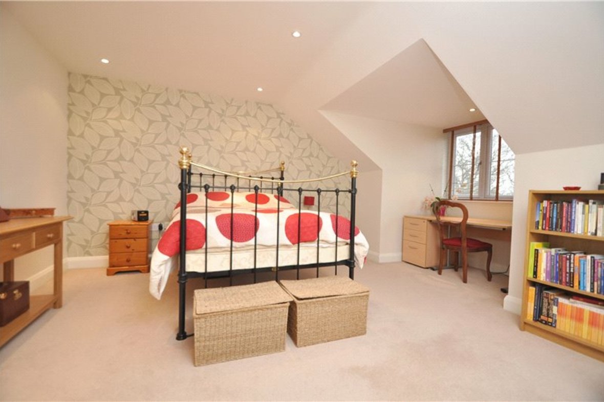 4 Bedroom House Let Agreed in Hatfield Road, St. Albans, Hertfordshire - View 7 - Collinson Hall