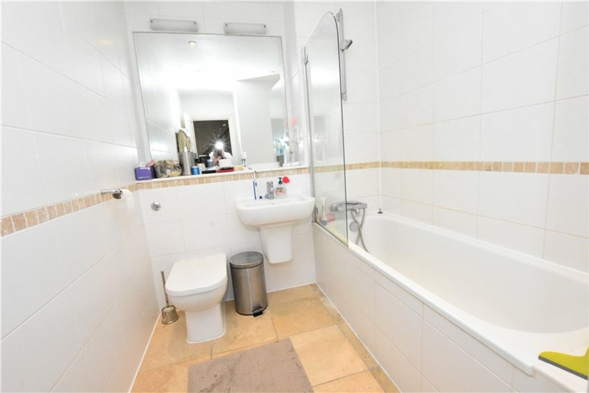 4 Bedroom House Let Agreed in Hatfield Road, St. Albans, Hertfordshire - View 11 - Collinson Hall