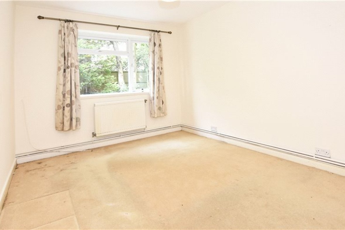 3 Bedroom Apartment Let Agreed in Weyver Court, Avenue Road, St. Albans - View 7 - Collinson Hall