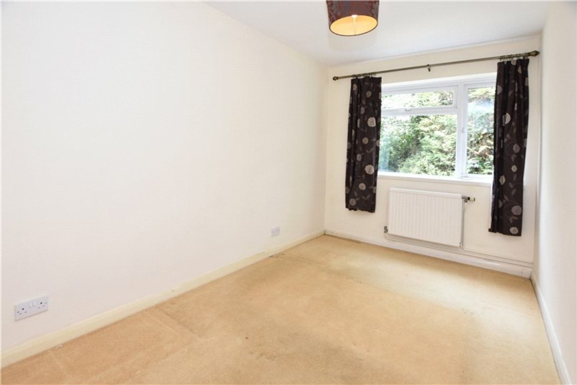 3 Bedroom Apartment Let Agreed in Weyver Court, Avenue Road, St. Albans - View 9 - Collinson Hall