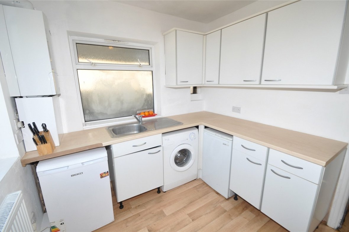 2 Bedroom Apartment,maisonette Sold Subject to Contract in Vernon Close, St. Albans, Hertfordshire - View 4 - Collinson Hall