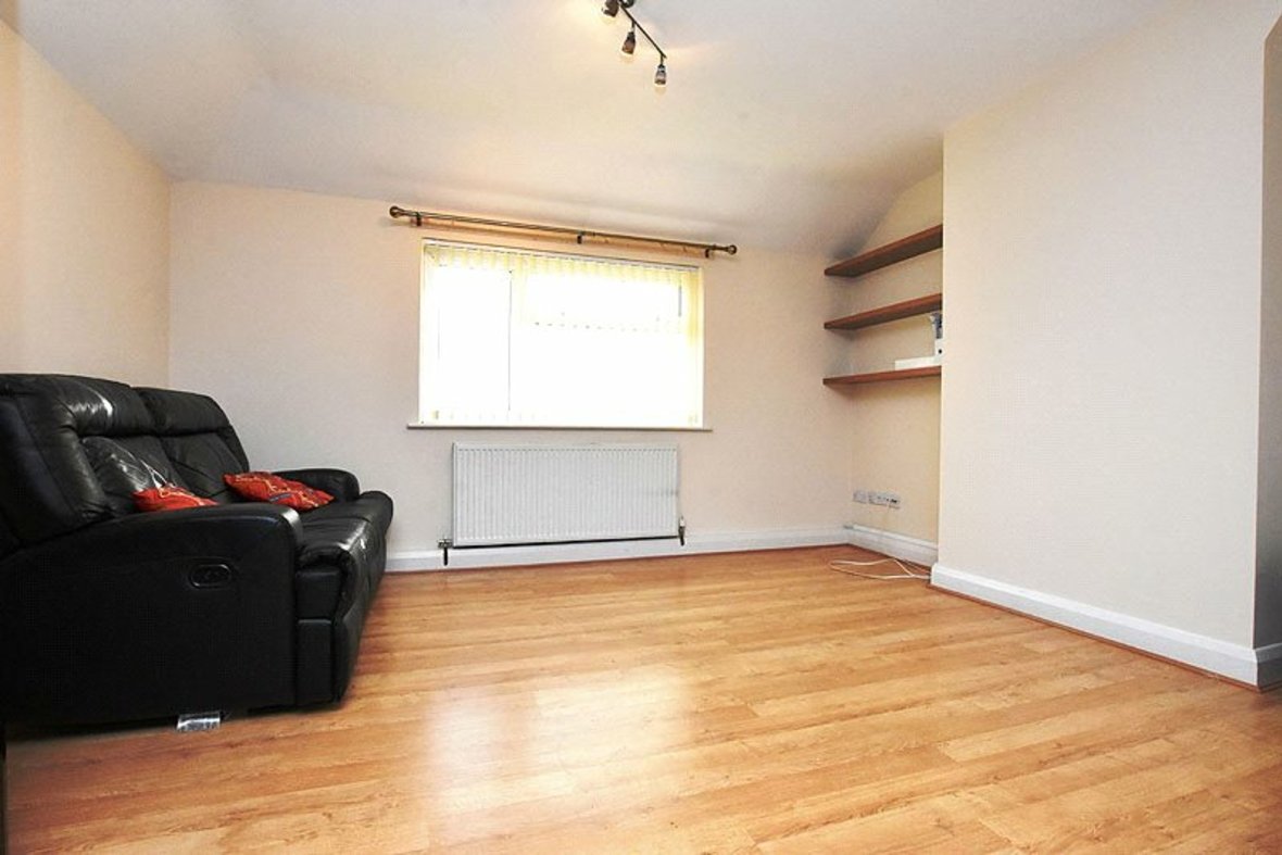 1 Bedroom Maisonette Let Agreed in Old London Road, St. Albans, Hertfordshire - View 4 - Collinson Hall