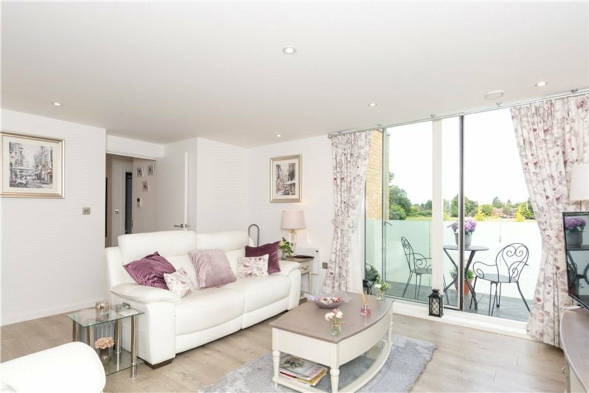 2 Bedroom Apartment Sold Subject to Contract in London Road, St. Albans, Hertfordshire - View 3 - Collinson Hall