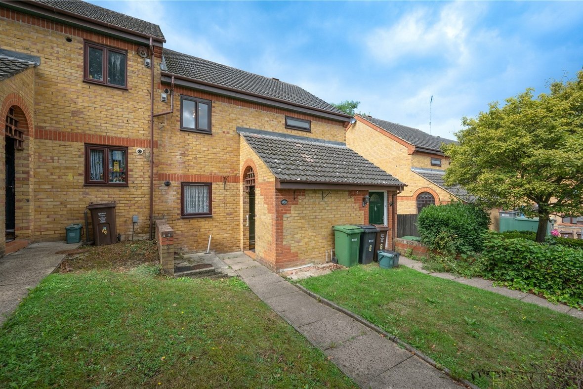 1 Bedroom Apartment Sold Subject to ContractApartment Sold Subject to Contract in Grindcobbe, St. Albans, Hertfordshire - View 10 - Collinson Hall
