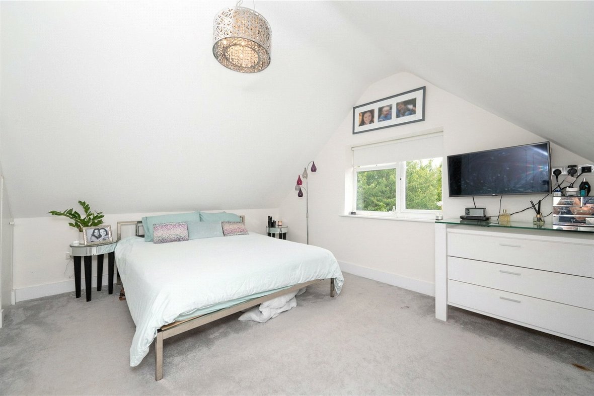 4 Bedroom House Let AgreedHouse Let Agreed in Watford Road, St. Albans, Hertfordshire - View 7 - Collinson Hall