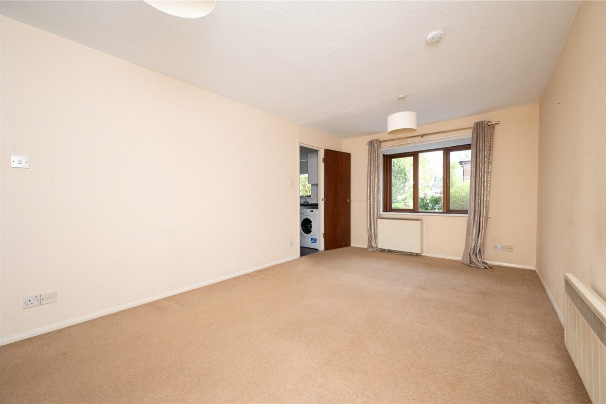 1 Bedroom Apartment To LetApartment To Let in Peakes Place, Granville Road, St. Albans - View 2 - Collinson Hall