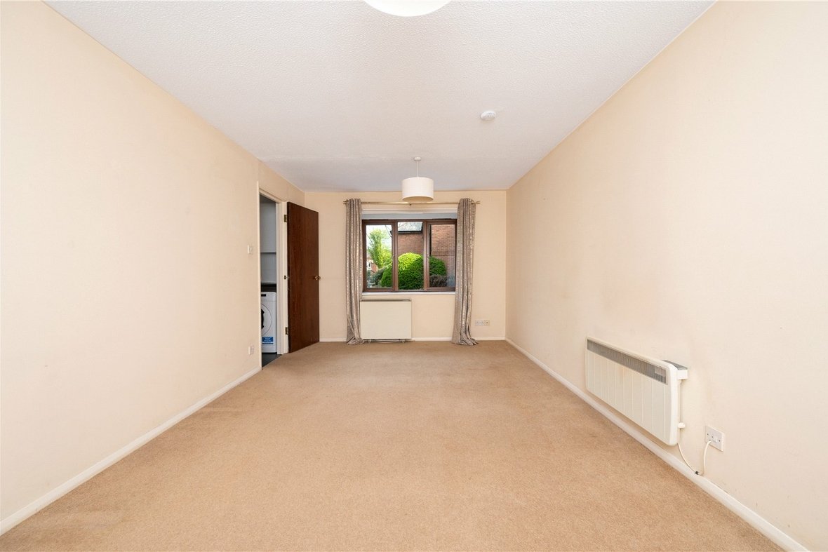 1 Bedroom Apartment To LetApartment To Let in Peakes Place, Granville Road, St. Albans - View 7 - Collinson Hall