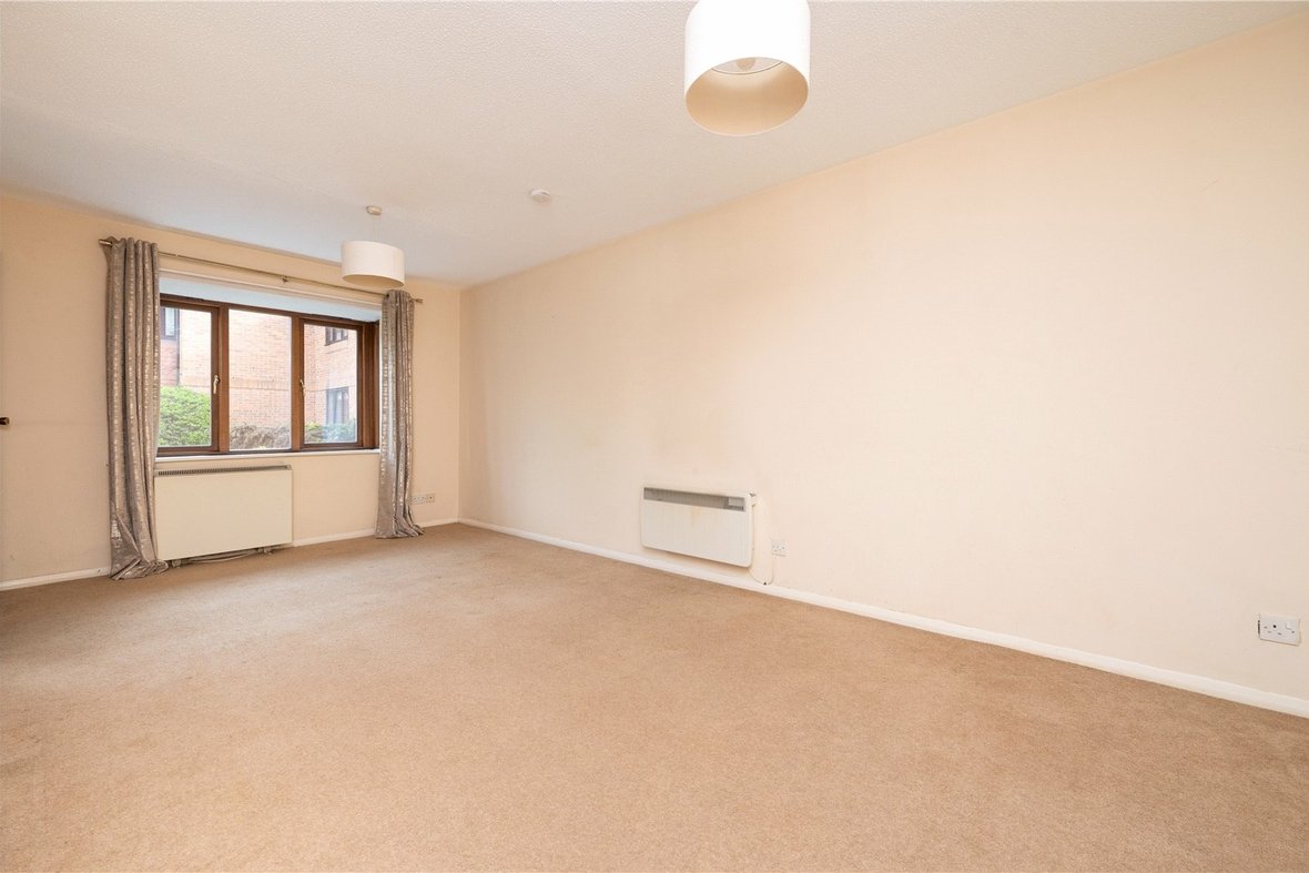 1 Bedroom Apartment To LetApartment To Let in Peakes Place, Granville Road, St. Albans - View 3 - Collinson Hall