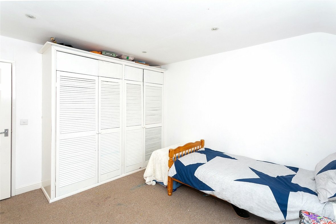 3 Bedroom House New Instruction in St Vincent Drive, St. Albans, Hertfordshire - View 7 - Collinson Hall