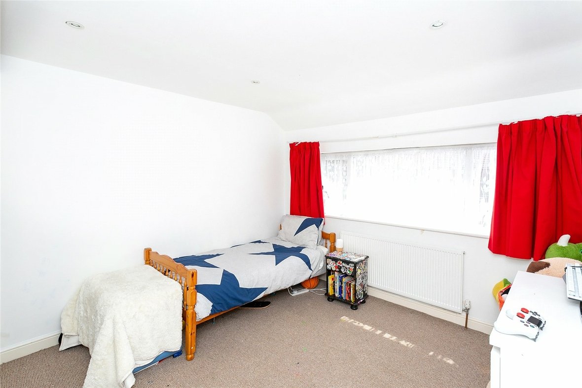 3 Bedroom House New Instruction in St Vincent Drive, St. Albans, Hertfordshire - View 18 - Collinson Hall
