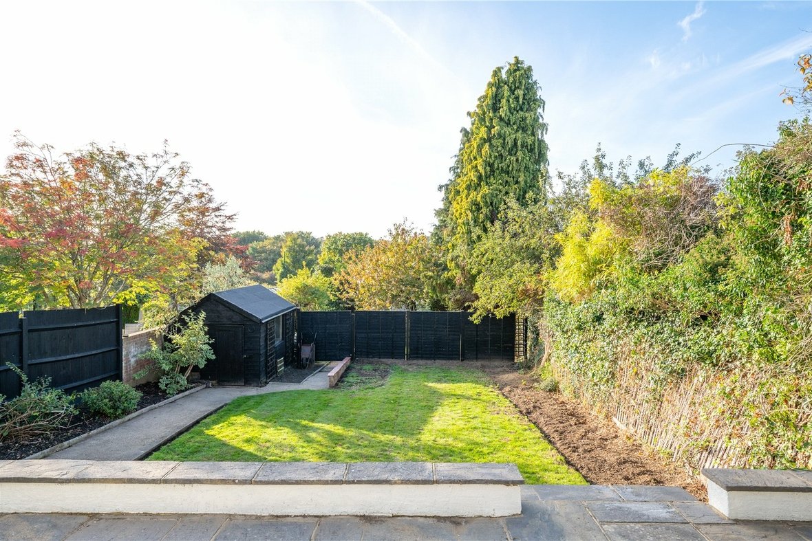 3 Bedroom Bungalow Let AgreedBungalow Let Agreed in Mount Drive, Park Street, St. Albans - View 3 - Collinson Hall