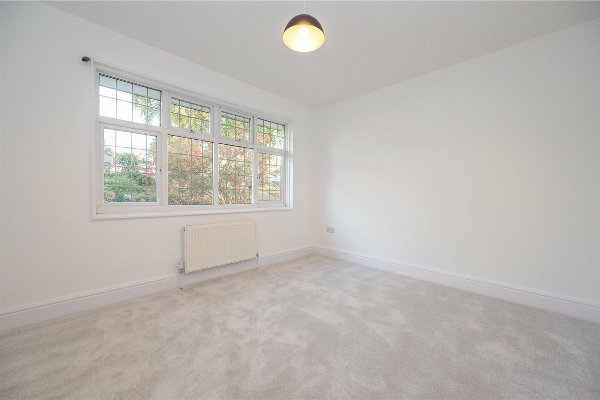 3 Bedroom Bungalow Let AgreedBungalow Let Agreed in Mount Drive, Park Street, St. Albans - View 8 - Collinson Hall