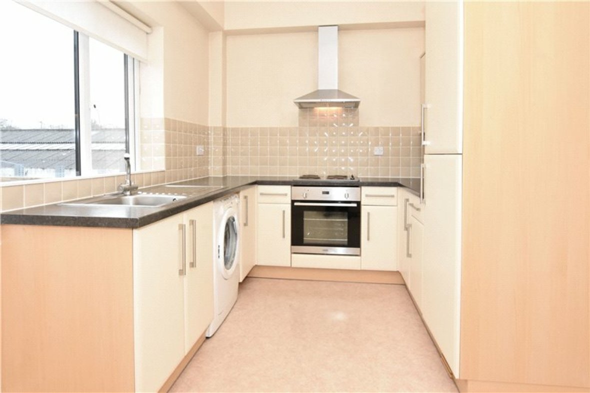 1 Bedroom Apartment Let in Grove Road, Harpenden, Hertfordshire - View 6 - Collinson Hall