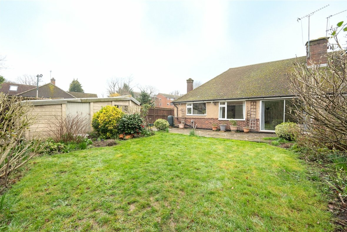 2 Bedroom Bungalow For SaleBungalow For Sale in Spooners Drive, Park Street, St. Albans - View 12 - Collinson Hall