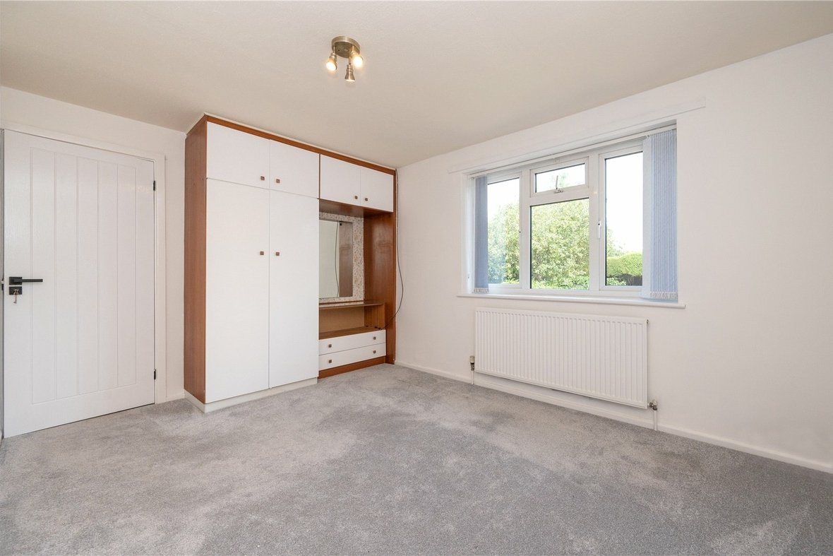 3 Bedroom House Let AgreedHouse Let Agreed in Farringford Close, St. Albans, Hertfordshire - View 8 - Collinson Hall