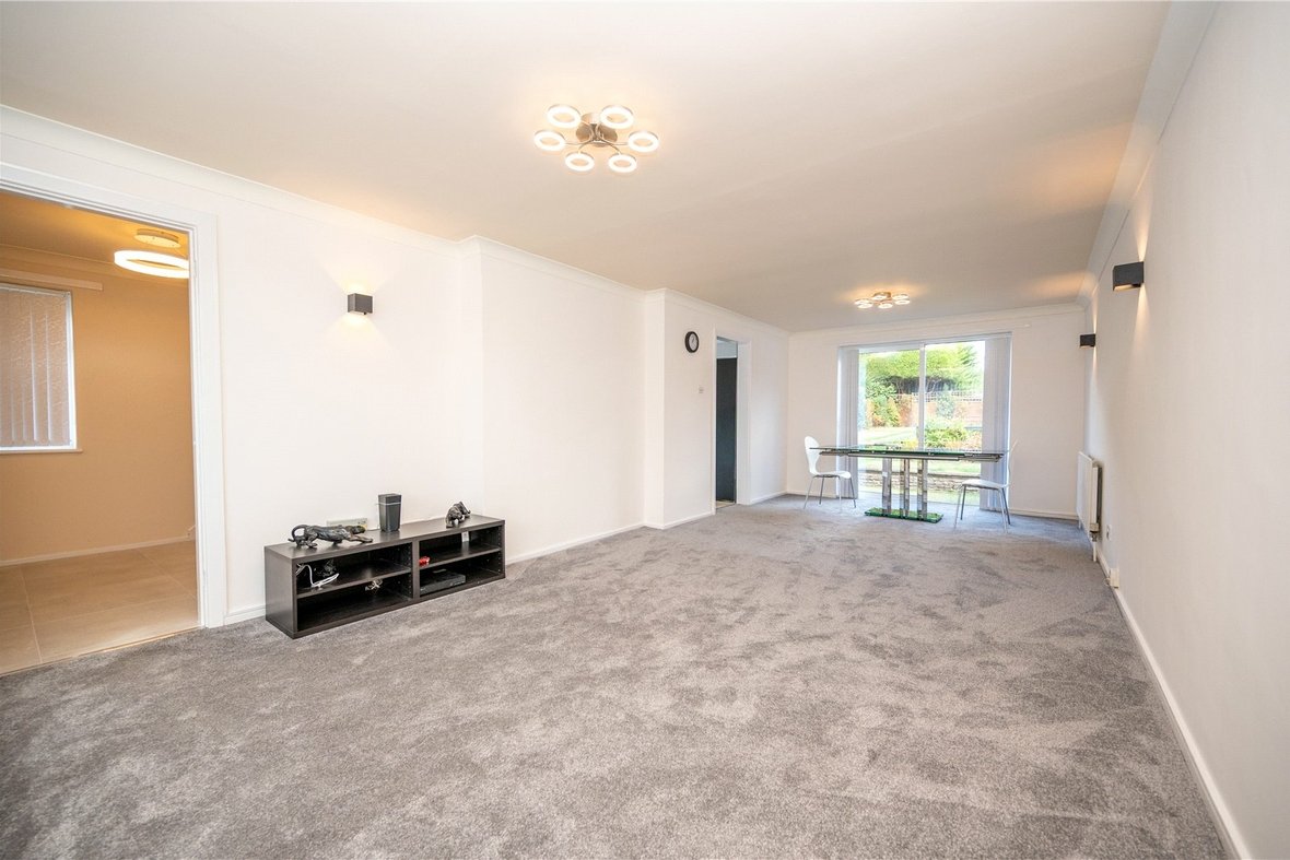 3 Bedroom House Let AgreedHouse Let Agreed in Farringford Close, St. Albans, Hertfordshire - View 5 - Collinson Hall