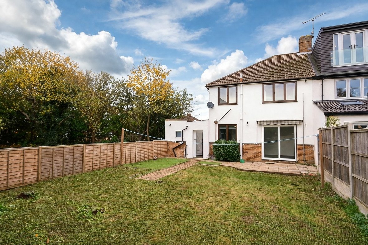 3 Bedroom House To LetHouse To Let in Stanmount Road, St. Albans, Hertfordshire - View 6 - Collinson Hall